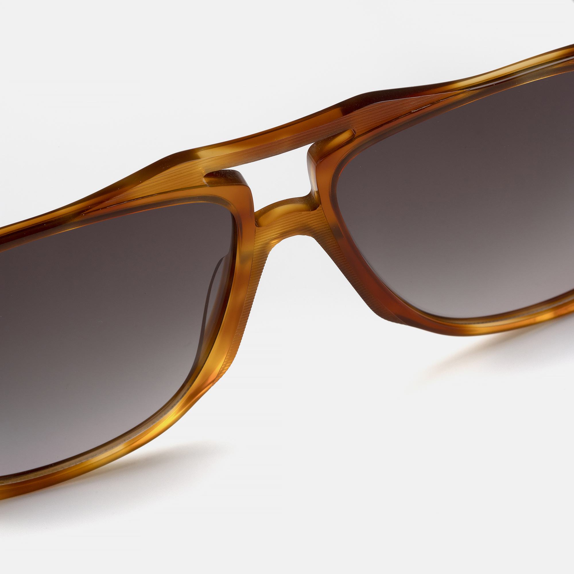 X OLIVA KIDMAN SUN, carey, hi-res