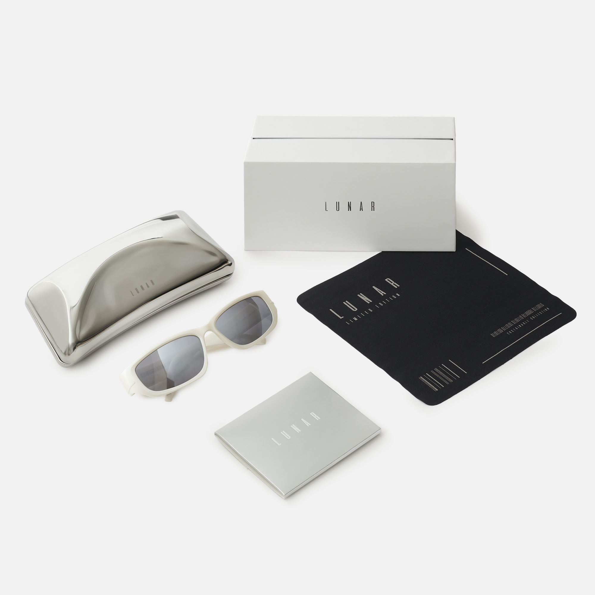 LUNAR 004. SUN, white, hi-res